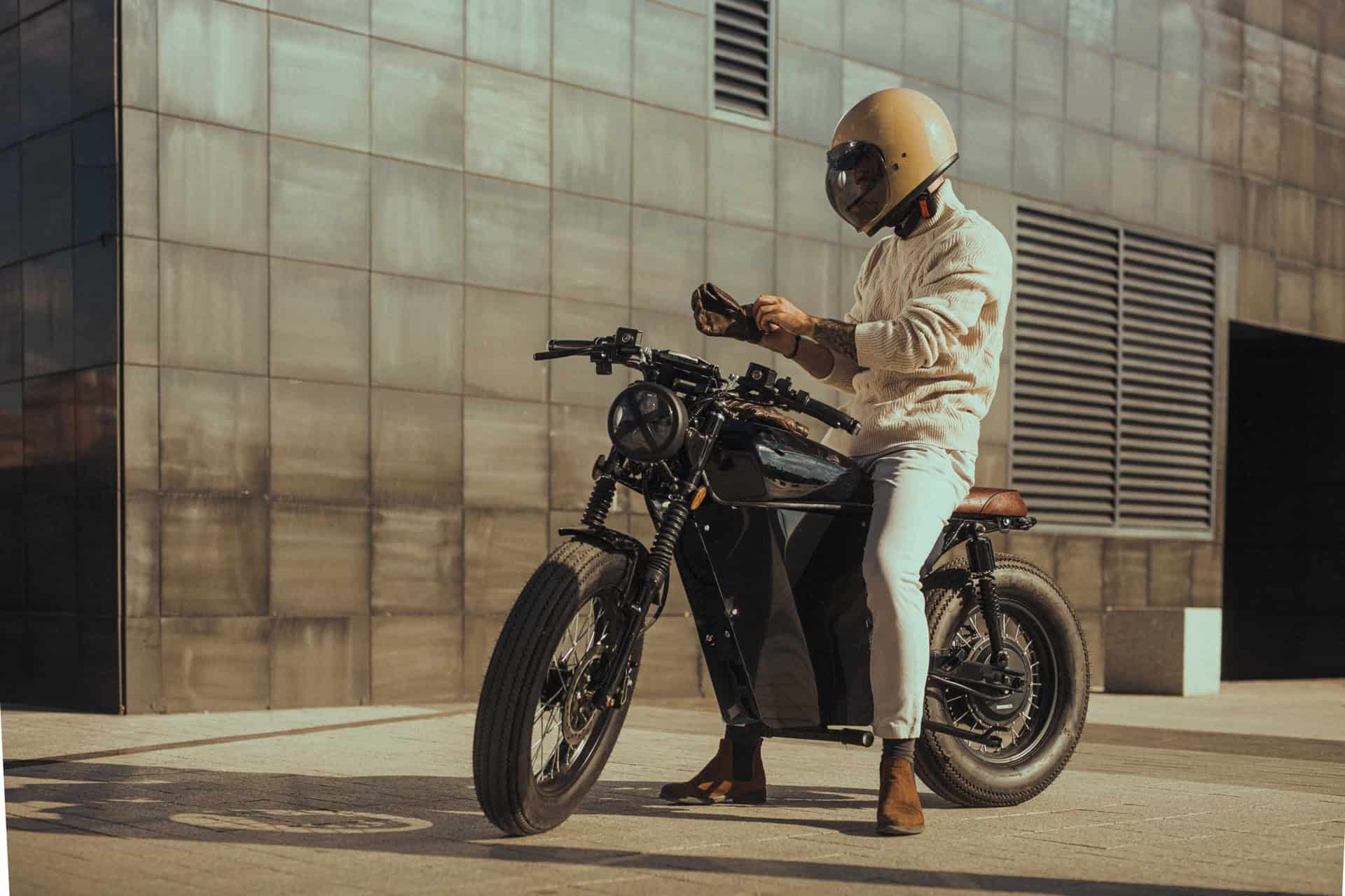 OX Motorcycles, startup española fabricante de motos eléctricas de estilo icónico, ha cerrado una ronda de 300K€