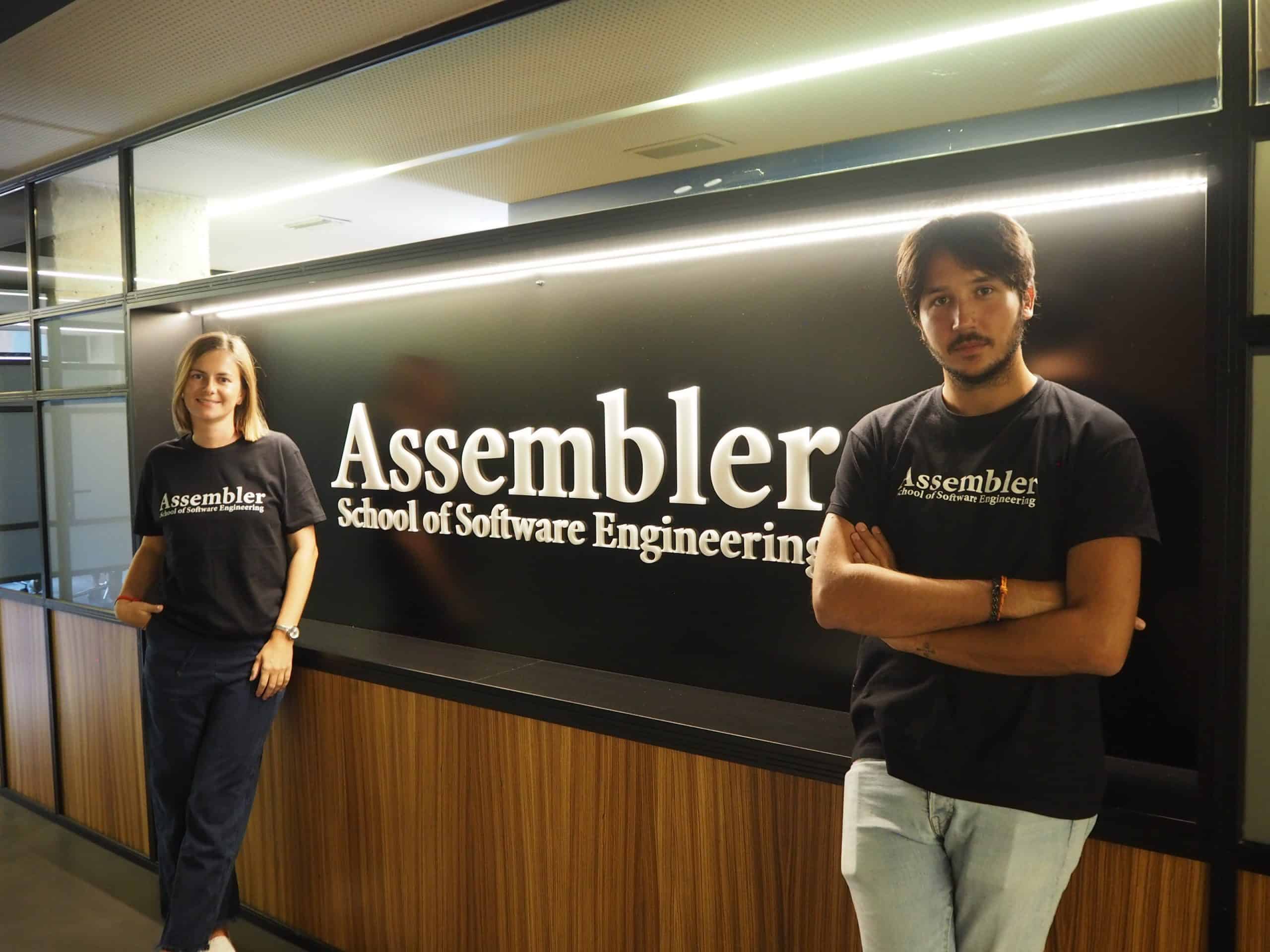Assembler School, fundada por Cristian Fondevila yKasia Adamowicz, nació en junio 2019 de la necesidad empresarial de encontrar programadores altamente cualificado