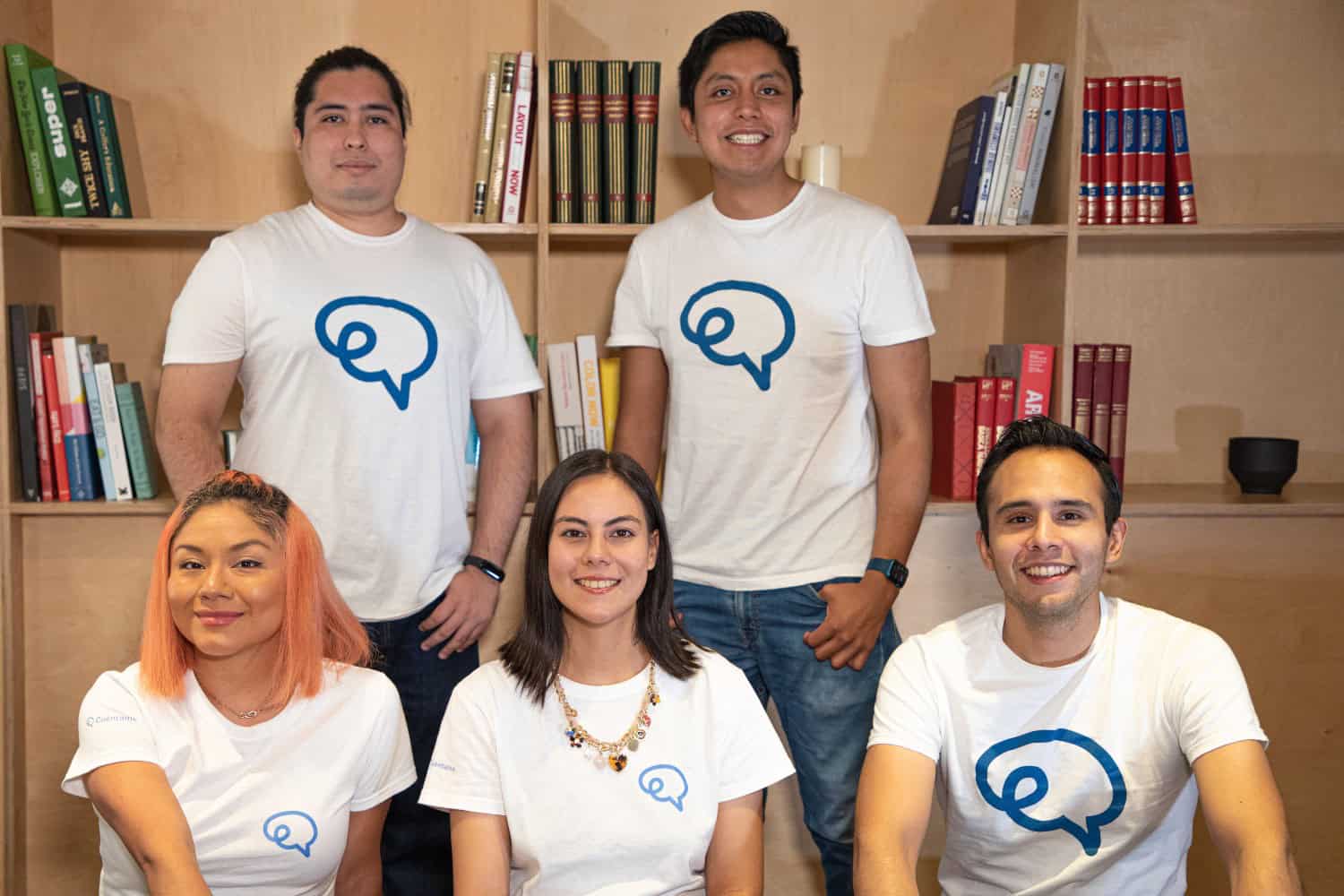 Foto de equipo de la startup mexicana Cuéntame.