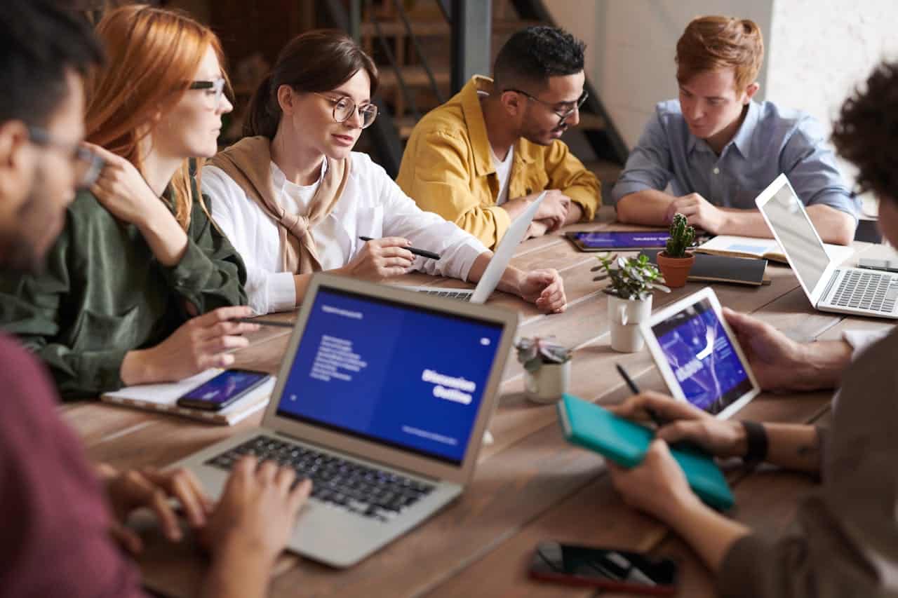 Beneficios para empleados: cómo mejorar el ROI de tu startup y subir salarios sin aumentar los gastos