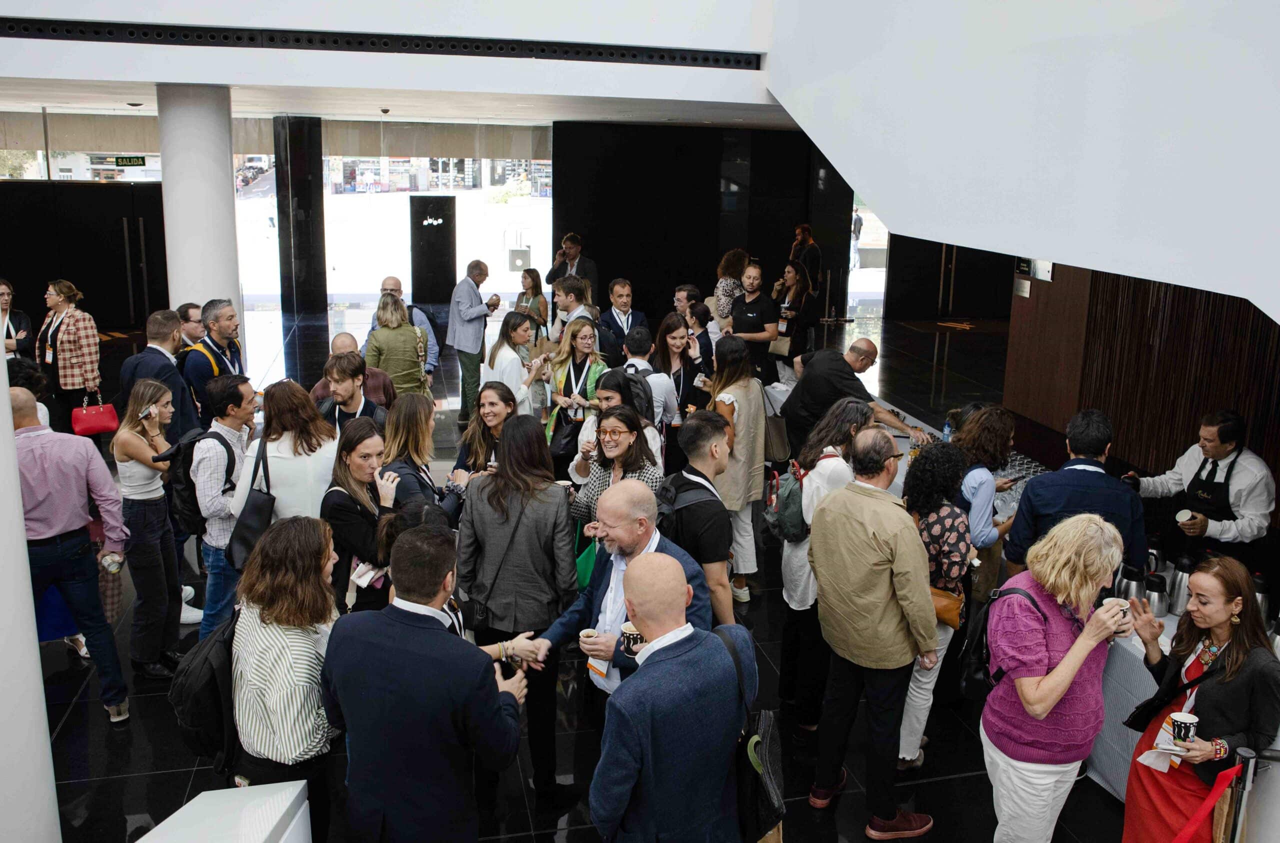 El pulso del coworking: líderes globales y casos de éxito en el Coworking Summit 2025