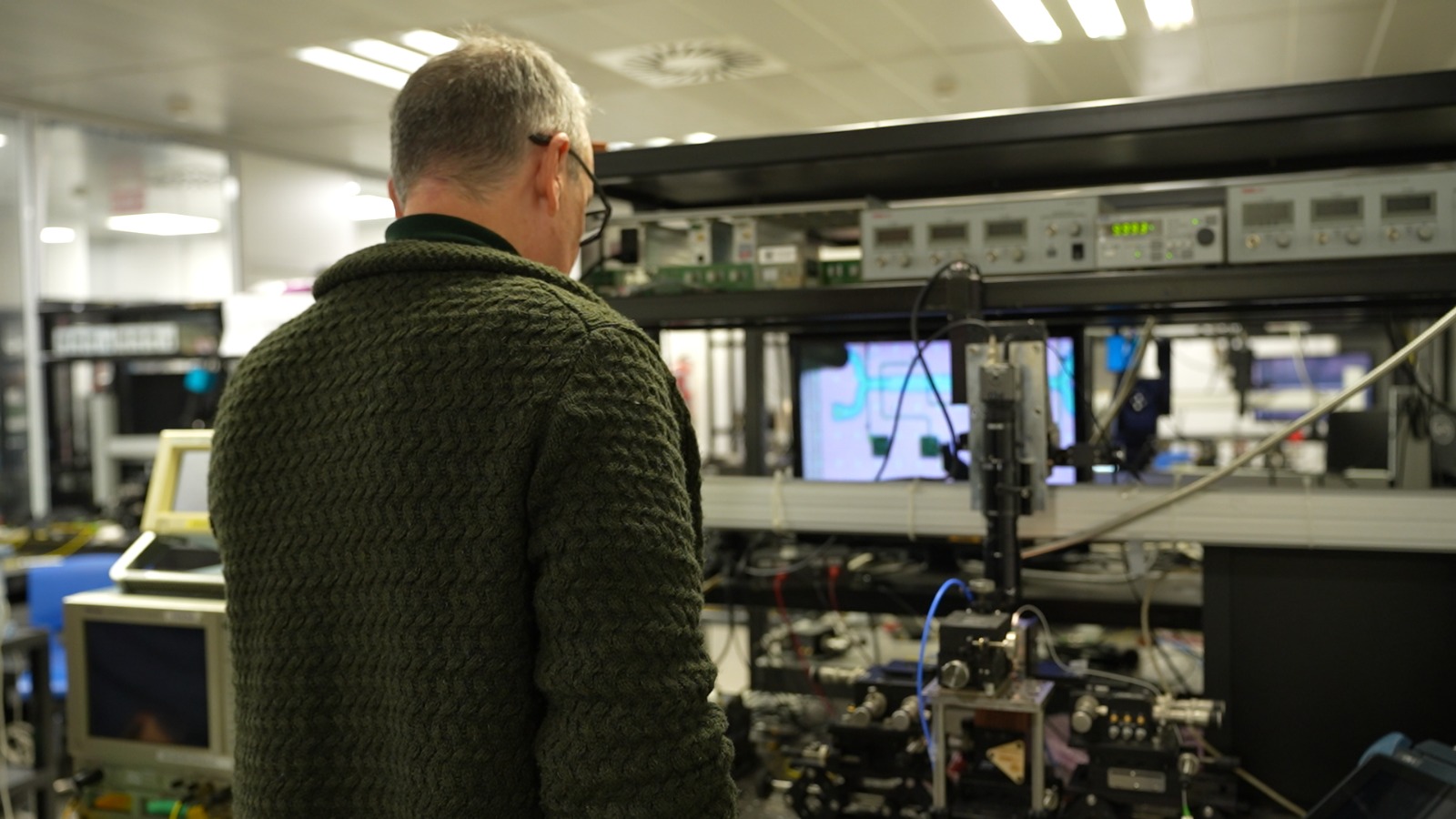 La UPV desarrolla un chip cuántico clave para el futuro de las comunicaciones y la seguridad digital