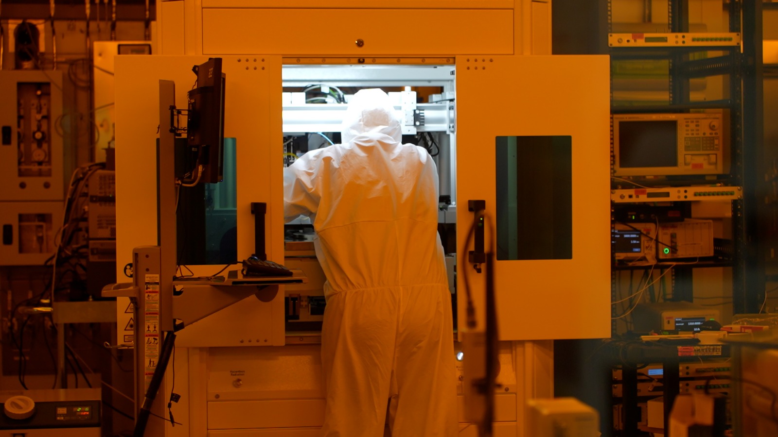 La UPV impulsa un proyecto para que la tecnología fotónica pueda producirse a gran escala