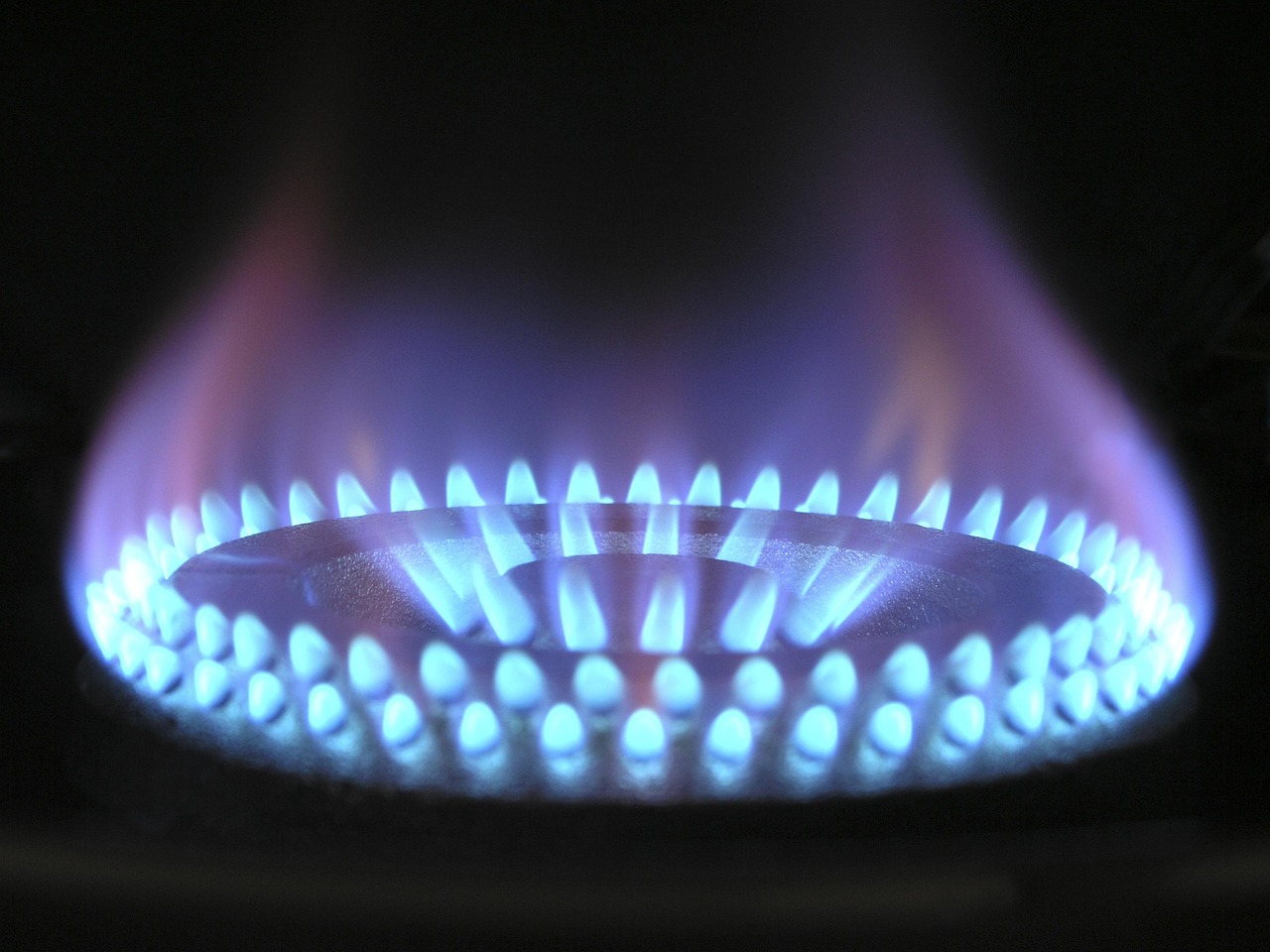 Tope al gas: qué medidas ha aprobado el Gobierno y cómo contratar tarifas de gas con criterio este invierno